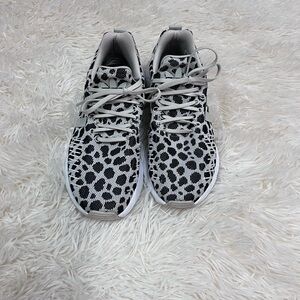 Adidas Women’s Black and White Leopard Print Size 8.5 Sneakers